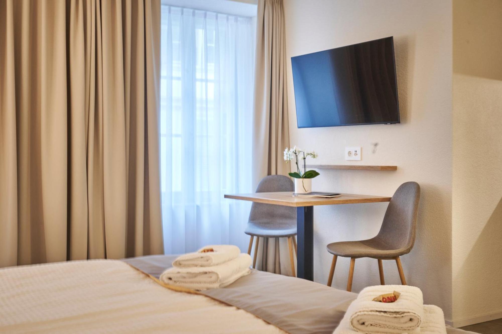 Aparthotel Krone - Self Check-In Unterseen Esterno foto
