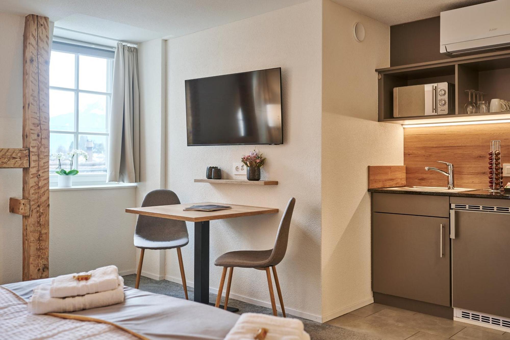 Aparthotel Krone - Self Check-In Unterseen Esterno foto