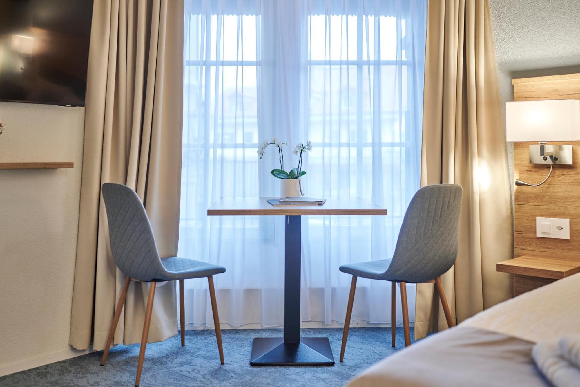 Aparthotel Krone - Self Check-In Unterseen Esterno foto