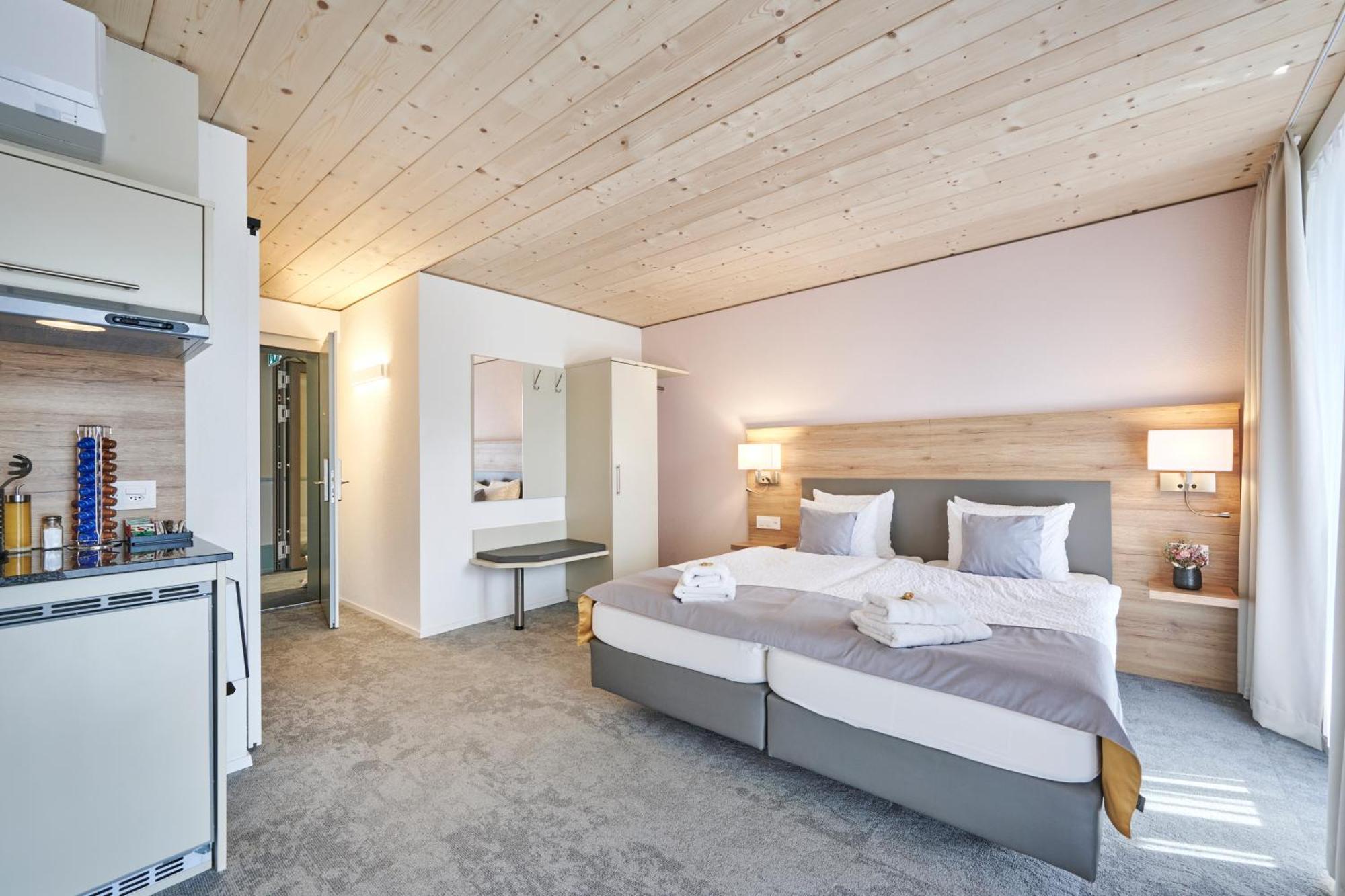 Aparthotel Krone - Self Check-In Unterseen Esterno foto