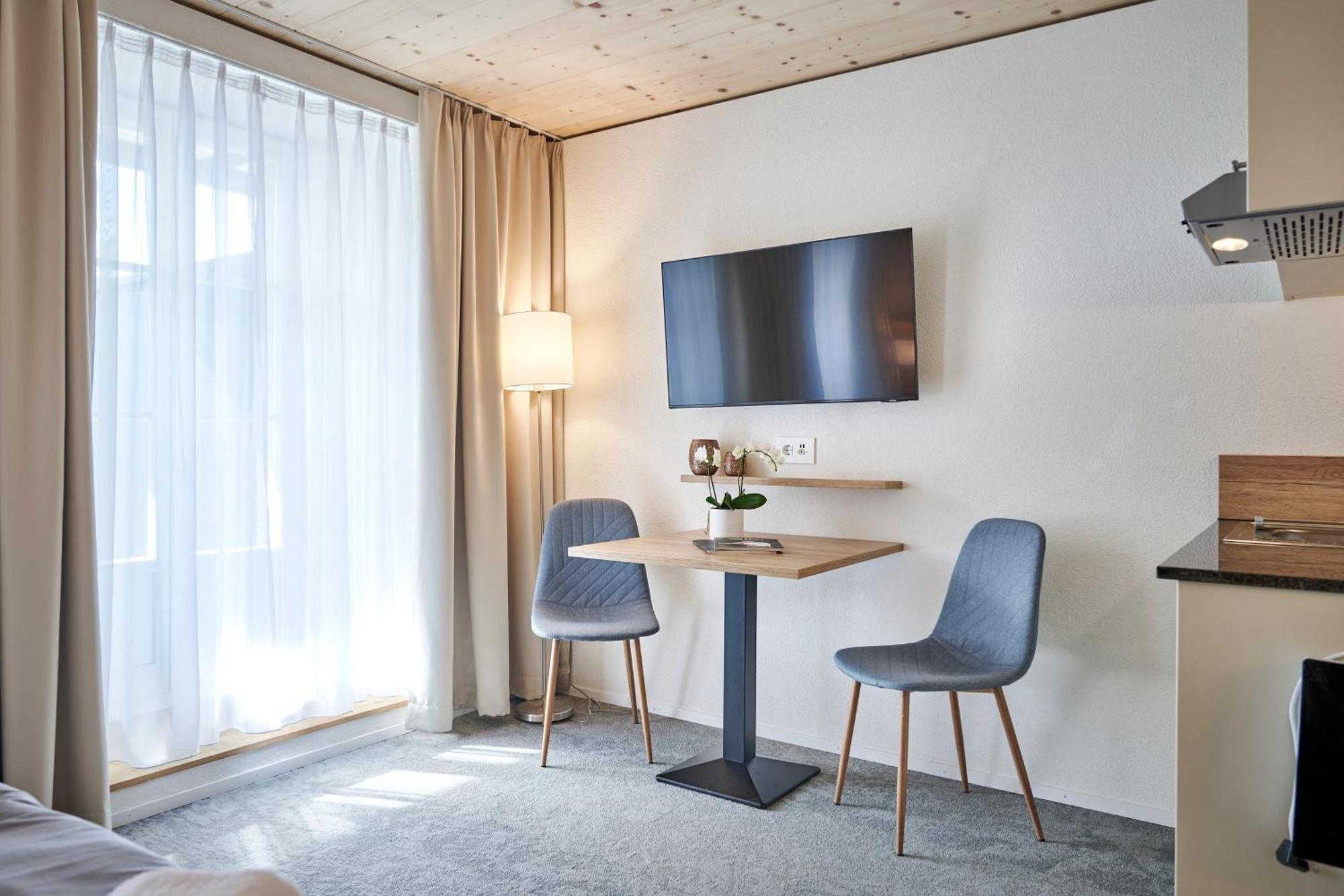 Aparthotel Krone - Self Check-In Unterseen Esterno foto
