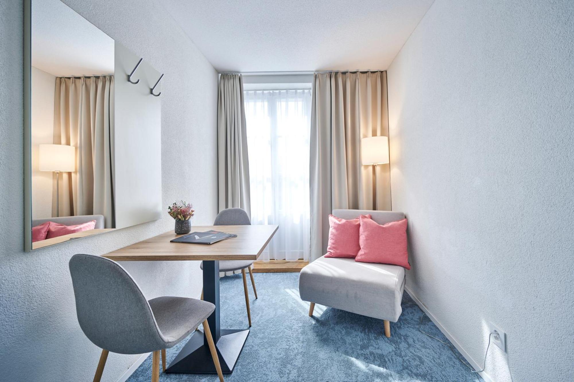 Aparthotel Krone - Self Check-In Unterseen Esterno foto